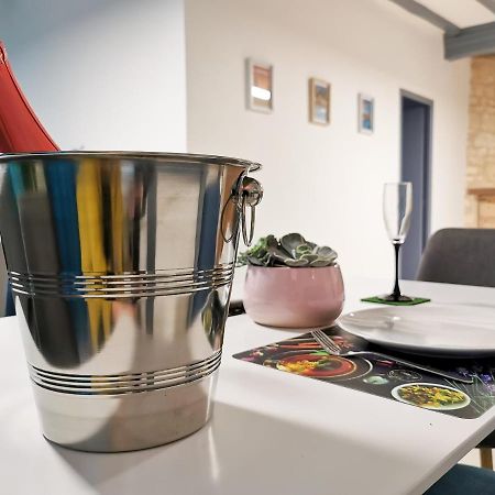 Appartement Ma Douce Charente - Superbe T3 Design Et Fonctionnel - Hyper Centre A Saintes Eksteriør bilde