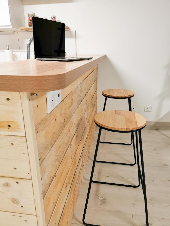 Appartement Ma Douce Charente - Superbe T3 Design Et Fonctionnel - Hyper Centre A Saintes Eksteriør bilde