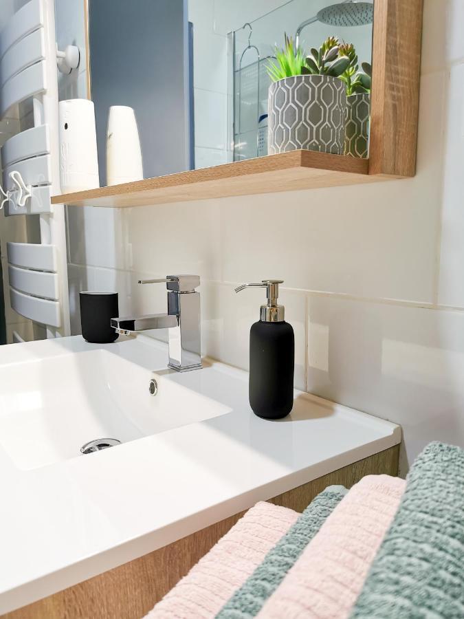 Appartement Ma Douce Charente - Superbe T3 Design Et Fonctionnel - Hyper Centre A Saintes Eksteriør bilde